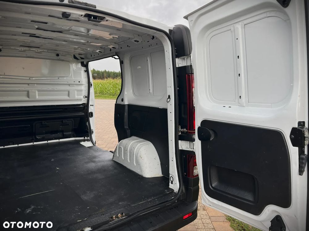 Opel Vivaro - 24