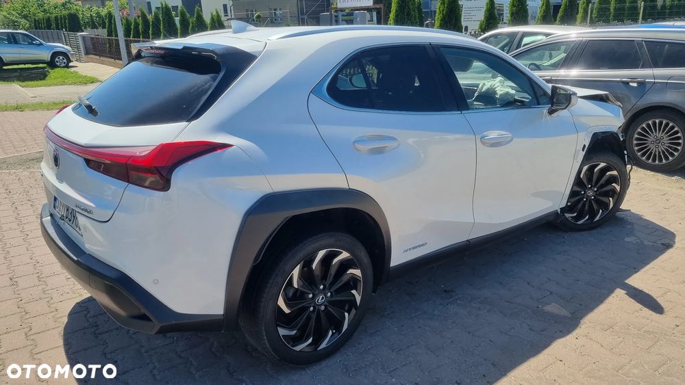 Lexus UX 250h F SPORT - 15