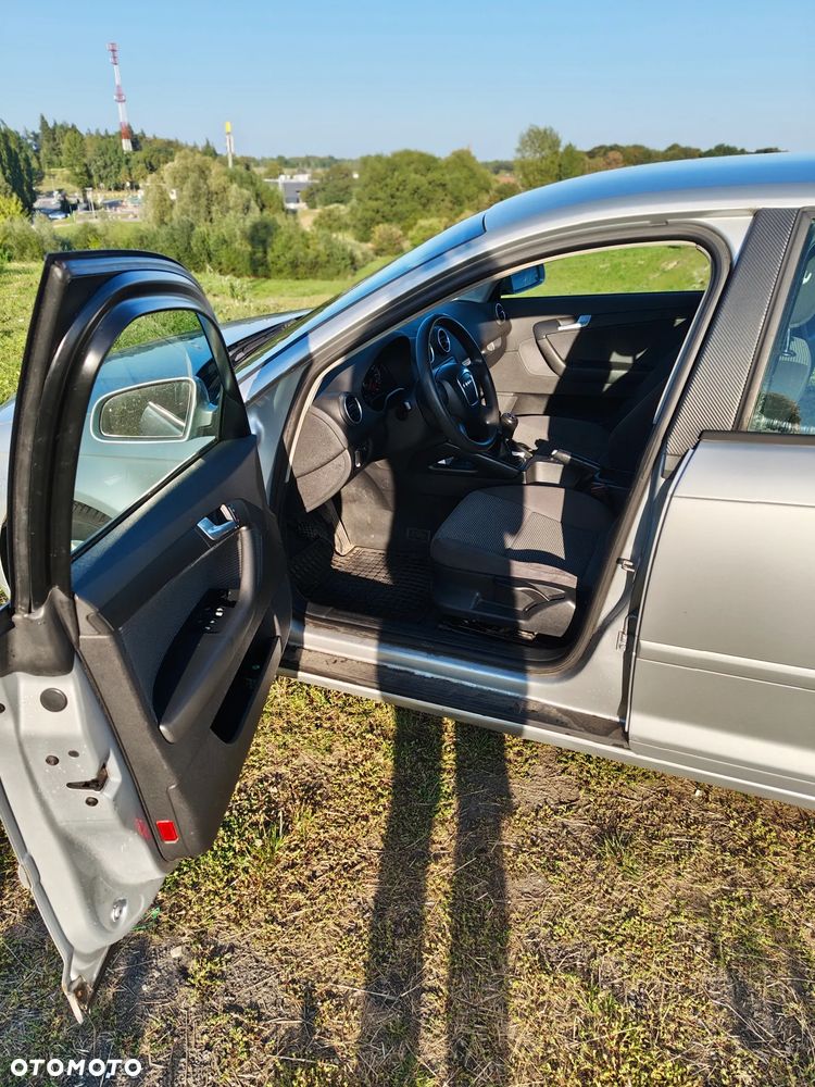 Audi A3 Sportback 1.6 Ambiente - 14