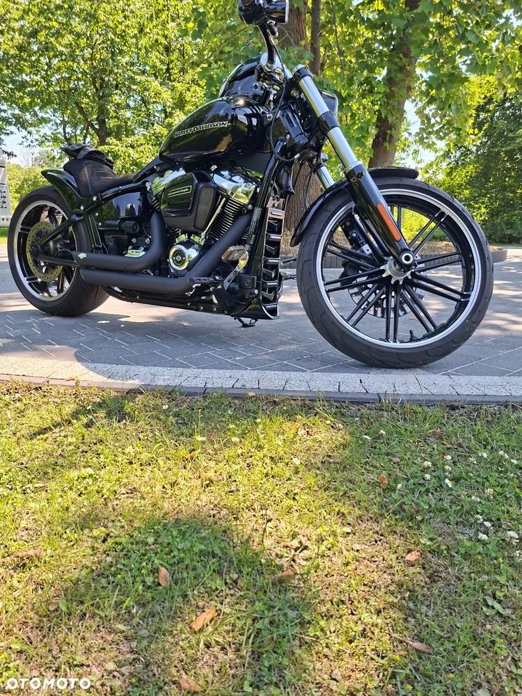 Harley-Davidson FXSB Breakout - 4