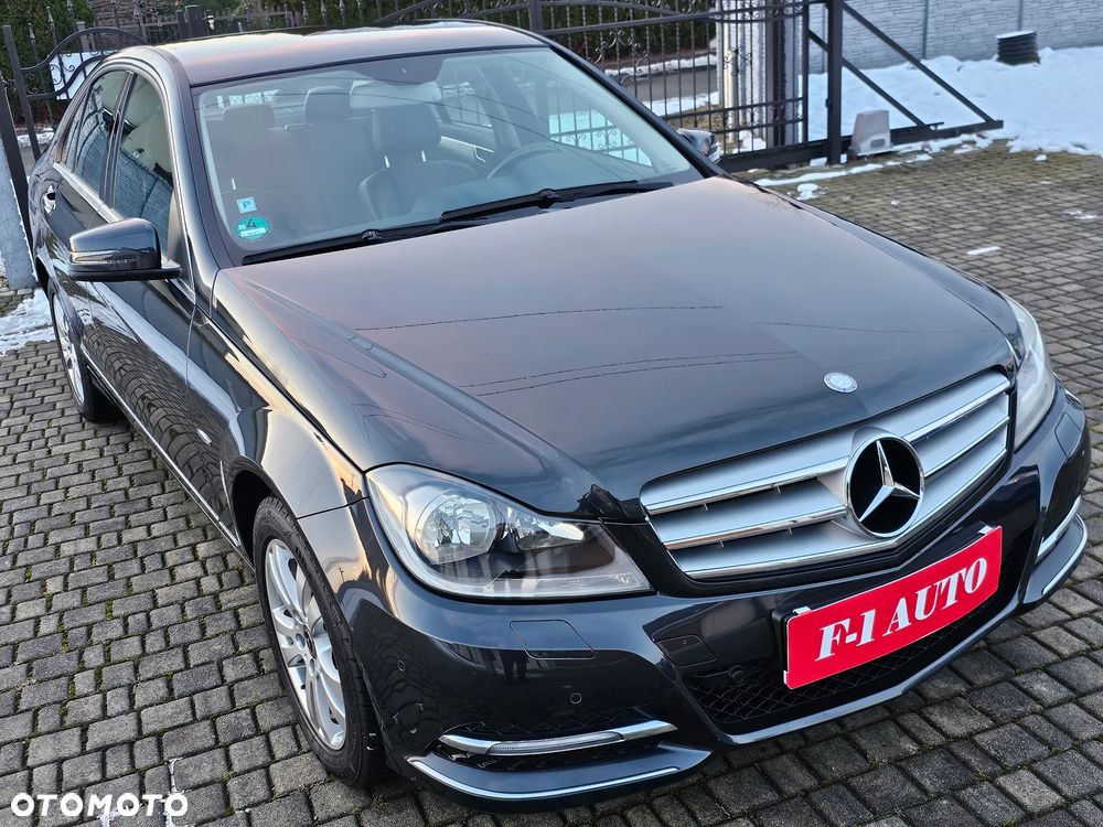 Mercedes-Benz Klasa C 180 CGI BlueEFFICIENCY Avantgarde - 29