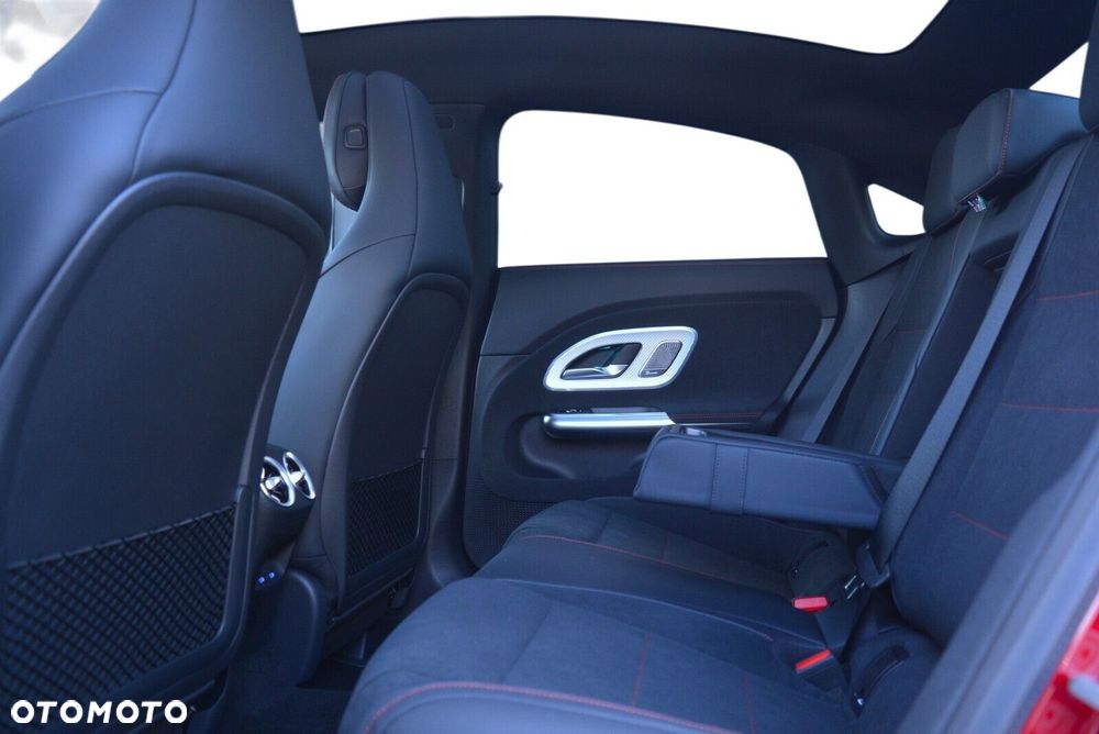 Mercedes-Benz CLA - 8