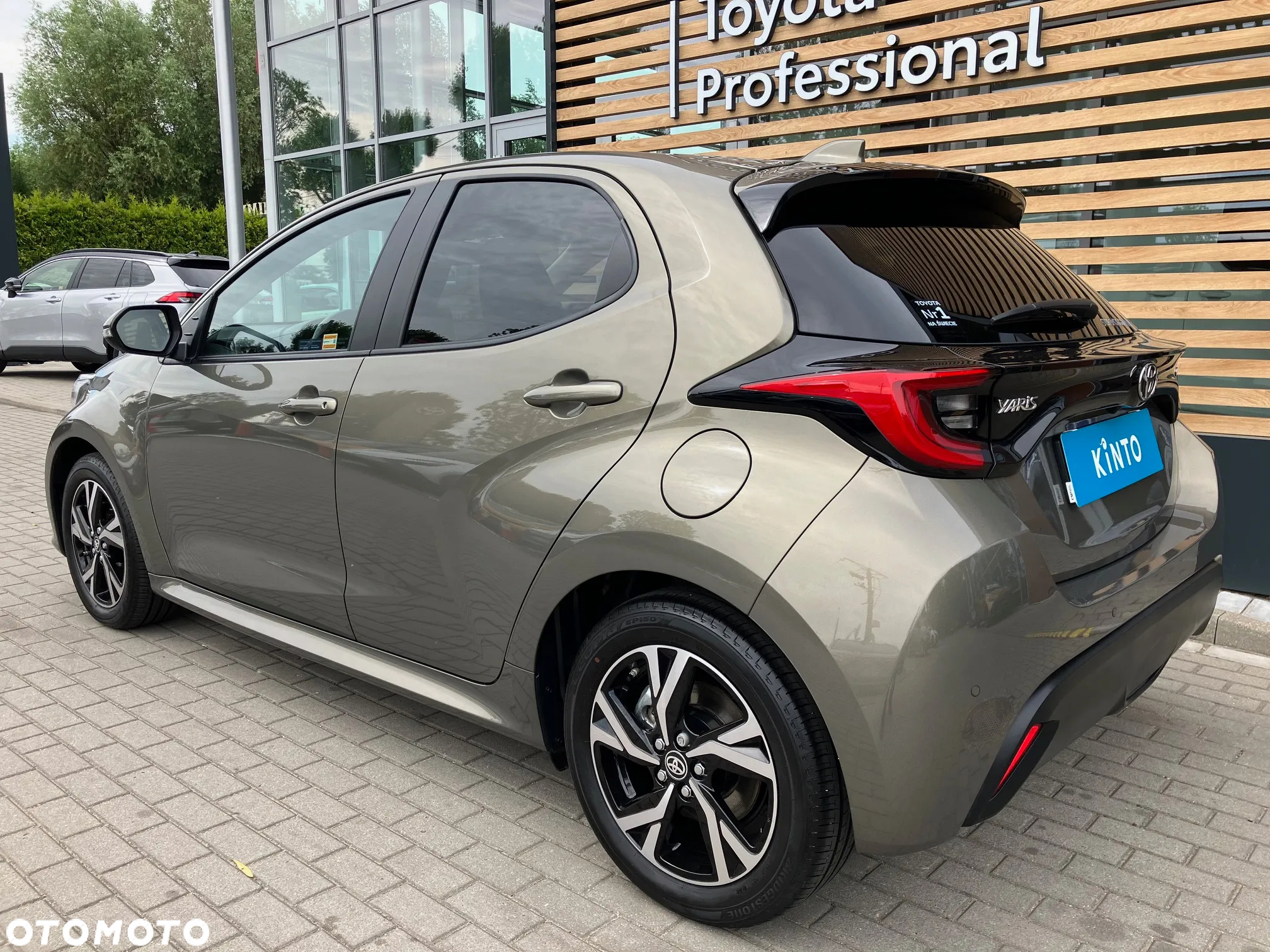 Toyota Yaris Hybrid 1.5 Style - 4