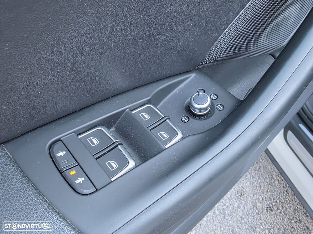Audi Q3 2.0 TDI quattro S tronic sport - 23