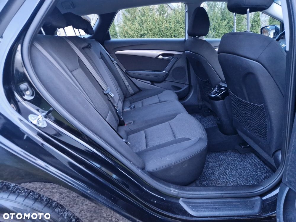 Hyundai i40 i40cw 1.6 Fifa World Cup Edition - 37