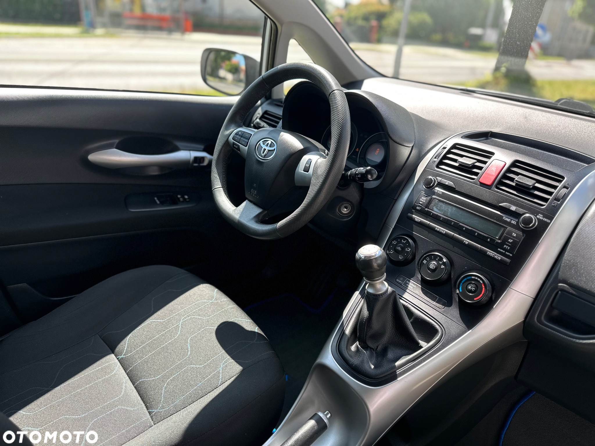 Toyota Auris - 16