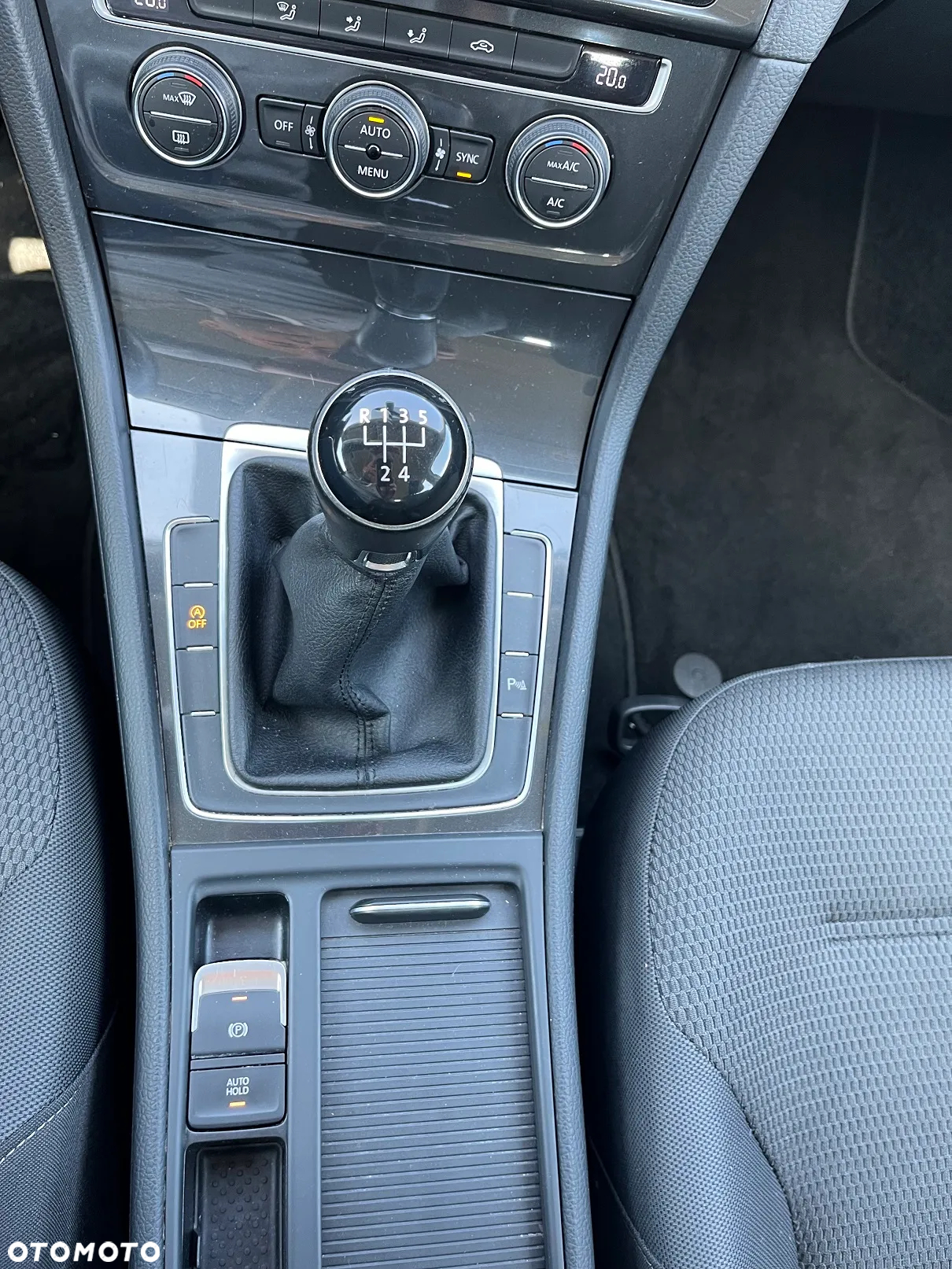 Volkswagen Golf VII 1.6 TDI BMT Comfortline - 17