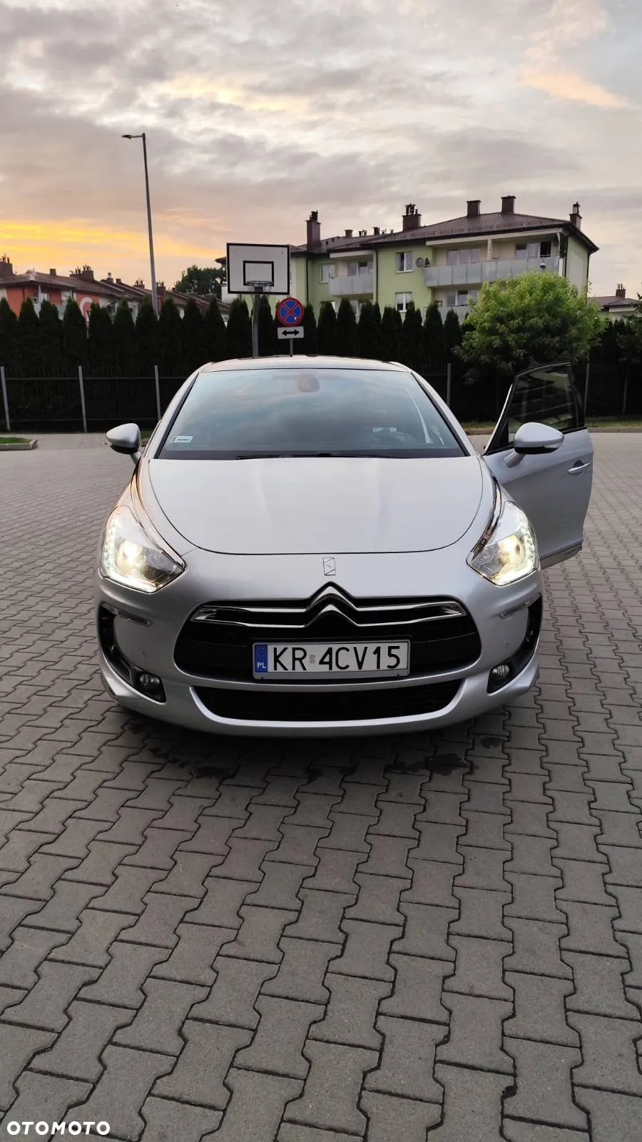 Citroën DS5 1.6 e-HDi Chic MCP - 4