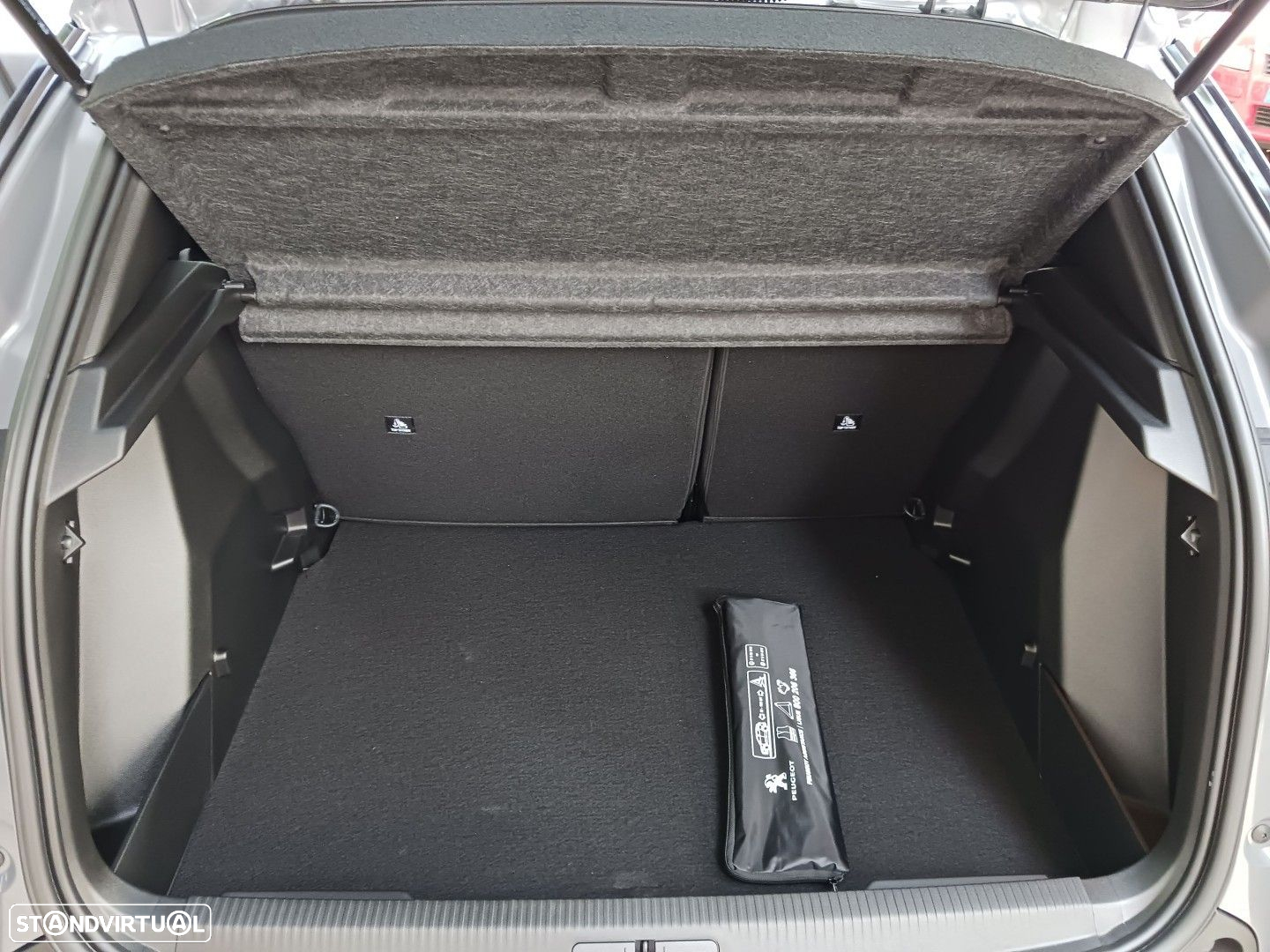 Peugeot 2008 1.2 PureTech Allure Pack - 30