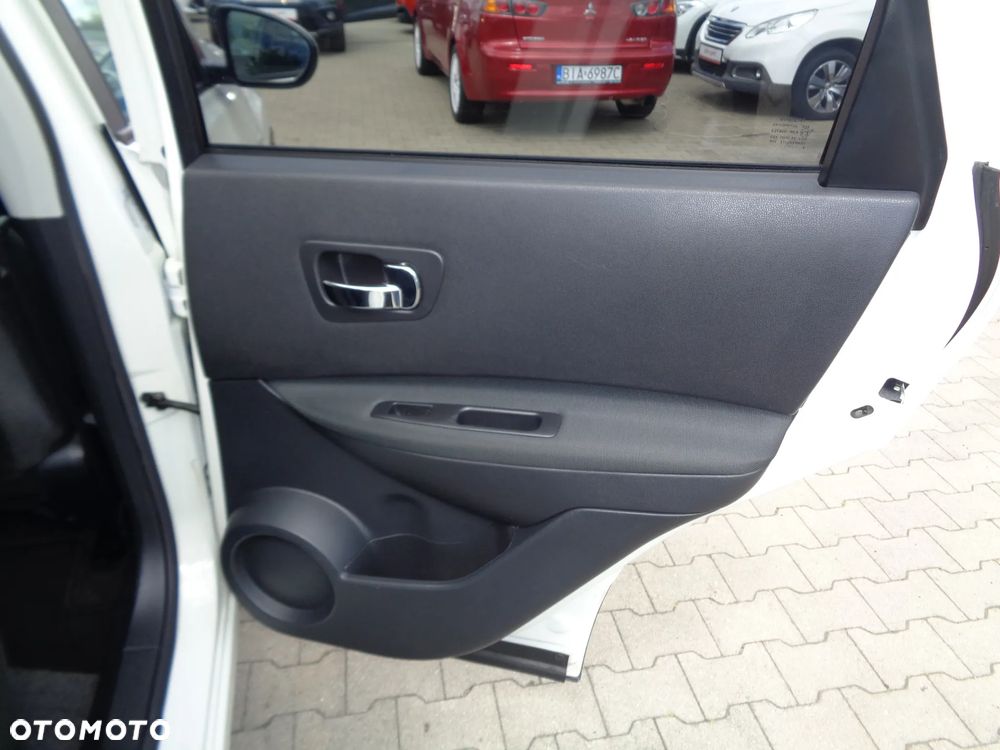 Nissan Qashqai 1.6 Visia CVT - 17