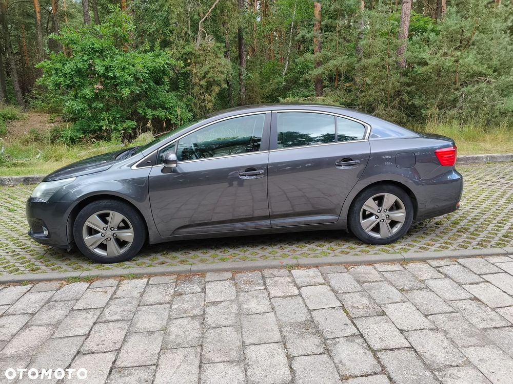 Toyota Avensis 2.0 Premium - 1