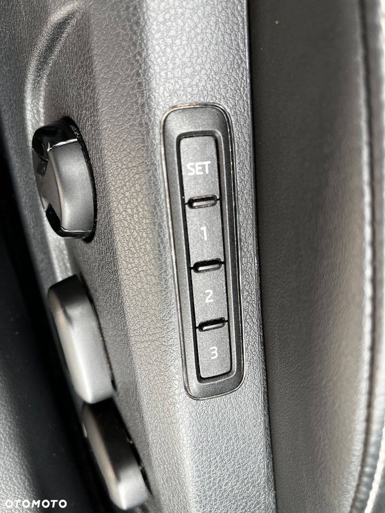 Skoda Superb 2.0 TDI SCR L&K DSG - 26