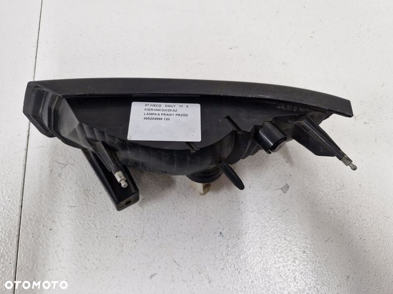 IVECO DAILY 6 VI KIERUNKOWSKAZ PRAWY PRZÓD LAMPA PRAWA PRZEDNIA 465209999 - 6