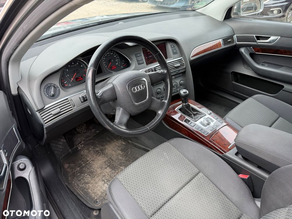 Audi A6 Avant 2.4 - 33