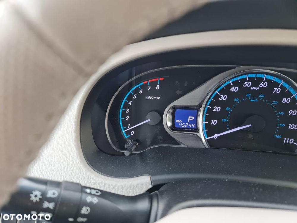 Toyota Sienna - 17