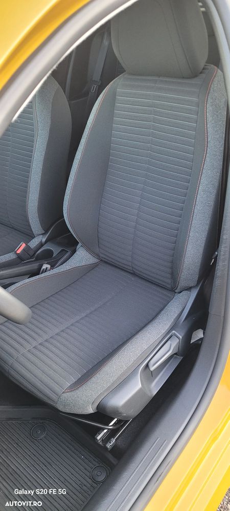 Peugeot 208 - 19