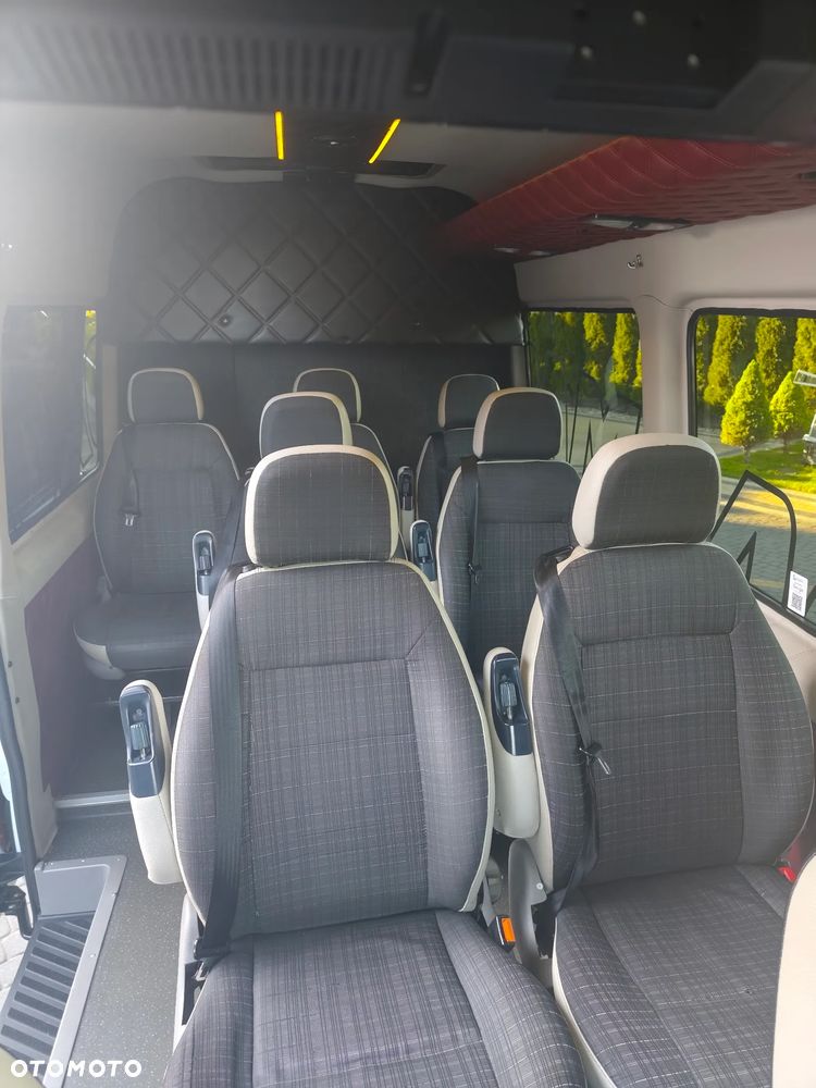 Mercedes-Benz Sprinter - 12