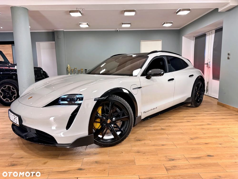 Porsche Taycan - 11