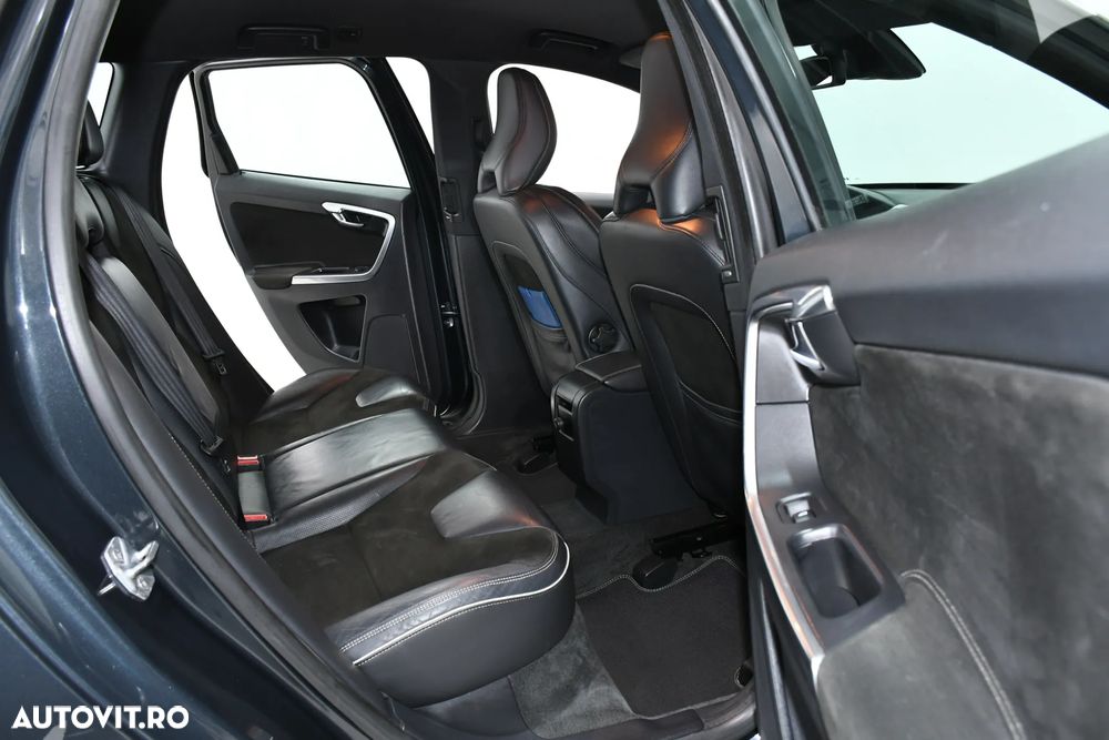 Volvo XC 60 D4AWD R-Design - 6