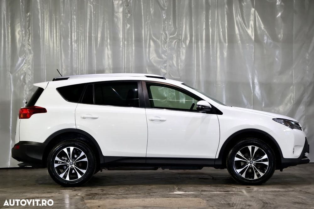 Toyota RAV4 2.0 D-4D 4x4 - 37