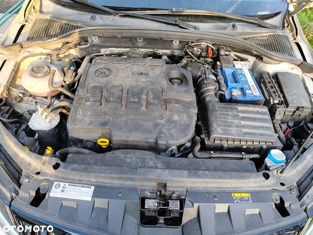 Skoda Octavia 2.0 TDI DSG RS - 10