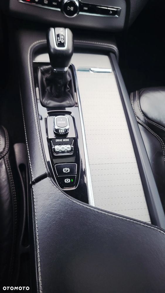 Volvo XC 90 D5 AWD Inscription - 16