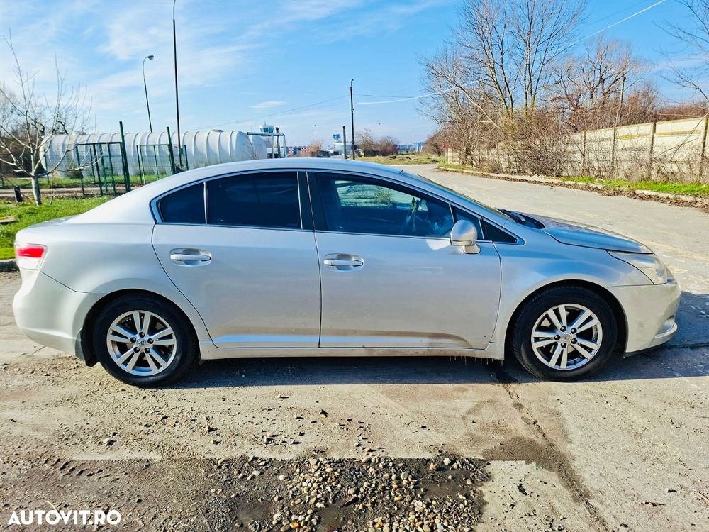 Toyota Avensis - 5