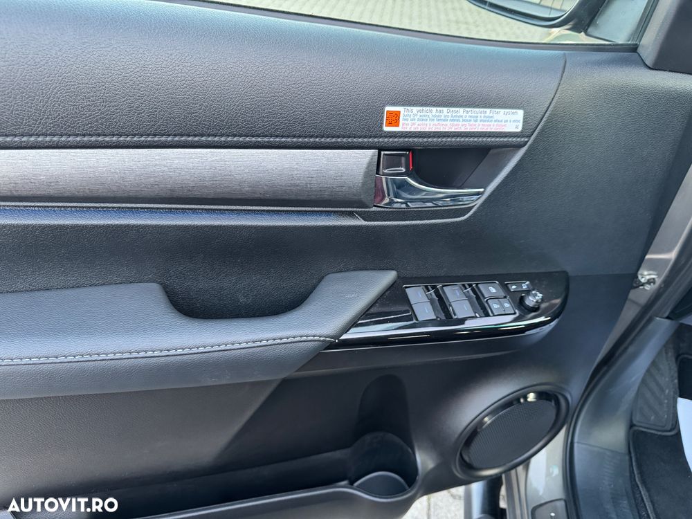 Toyota Hilux 2.8D 204CP 4x4 Double Cab AT MHEV Invincible - 19