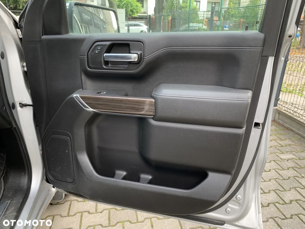 Chevrolet Silverado - 37