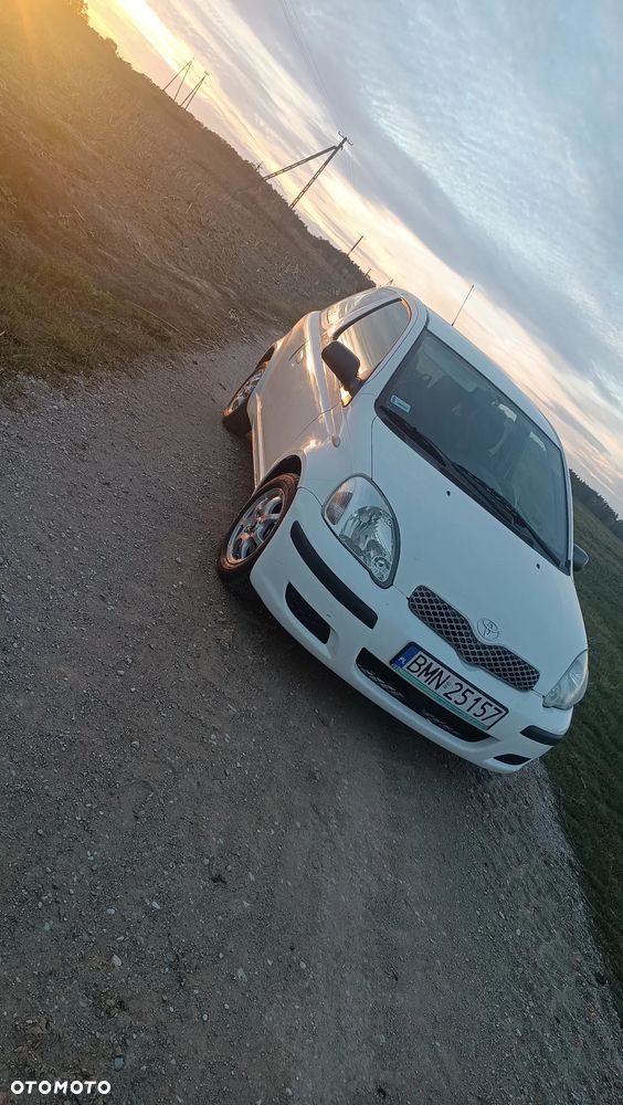 Toyota Yaris 1.0 Terra - 3