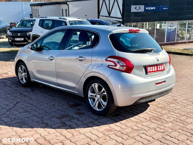 Peugeot 208 1.2 PureTech Allure - 11