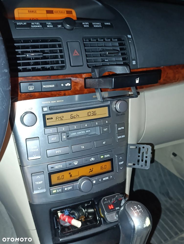 Toyota Avensis - 14