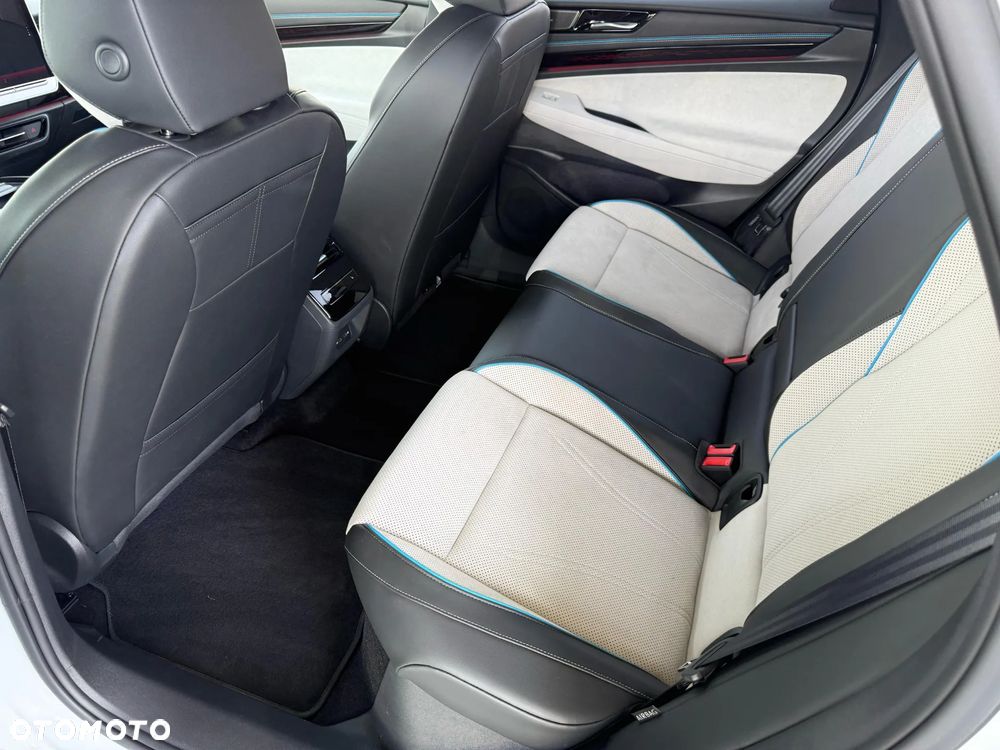 Volkswagen ID.7 77kWh Pro - 11