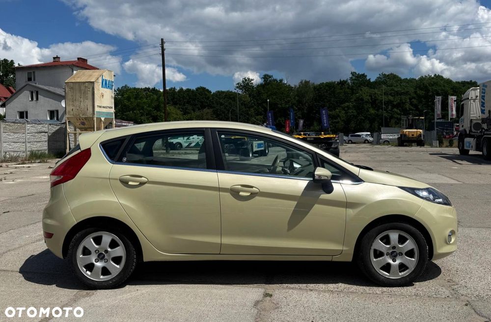 Ford Fiesta 1.4 Ghia - 21