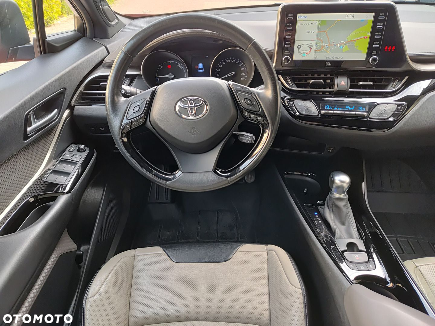 Toyota C-HR - 12