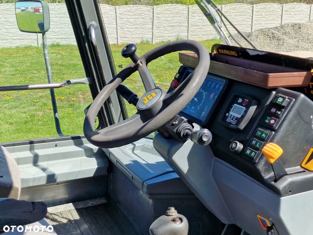 JCB Fastrac 155-65 - 29