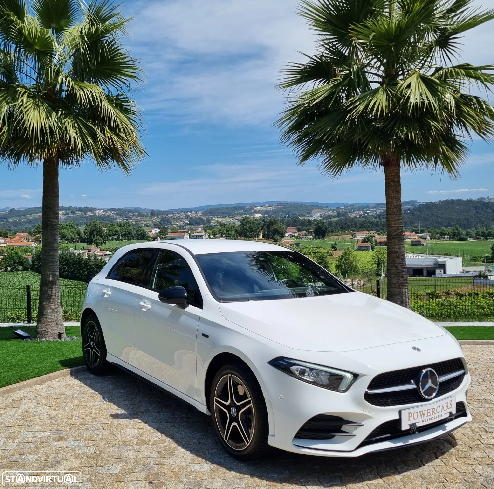 Mercedes-Benz A 250 e AMG Line - 17