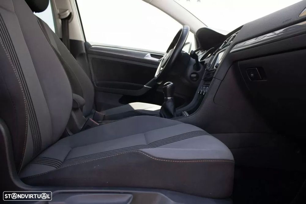 VW Golf Variant 1.6 TDi Highline - 15