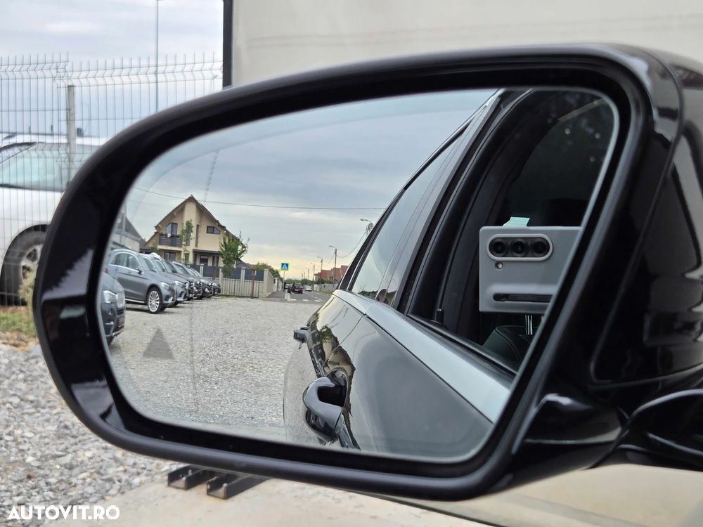 Mercedes-Benz E 220 d T 9G-TRONIC Avantgarde - 39