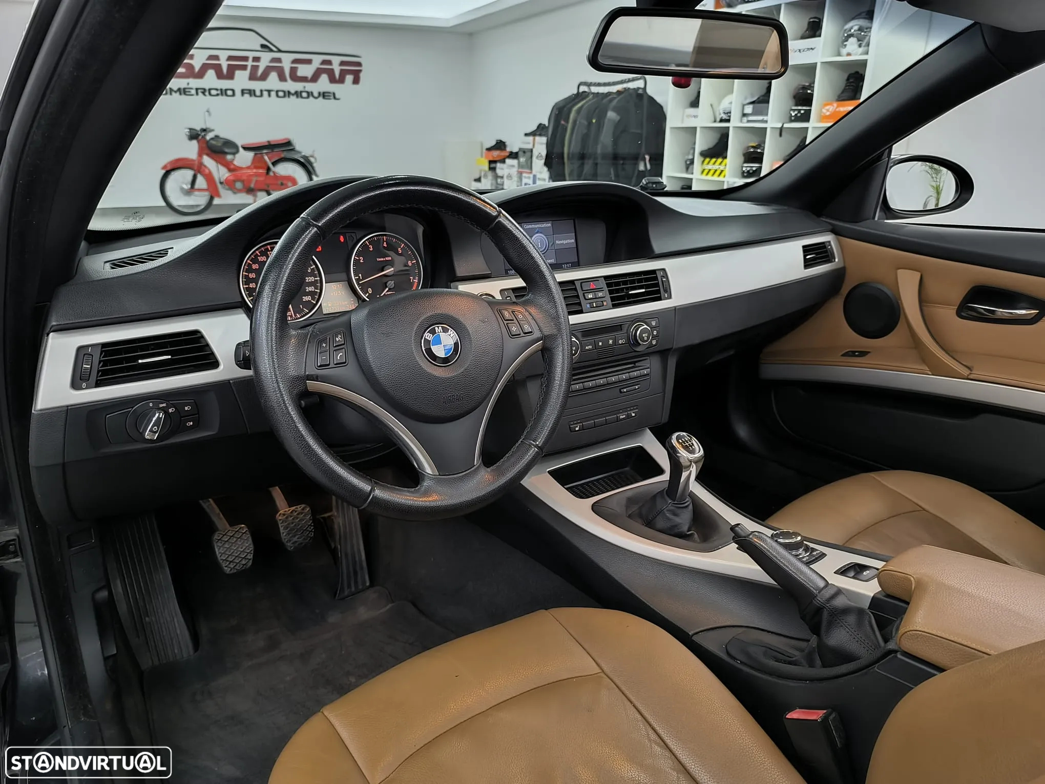 BMW 320 i Cabrio - 34