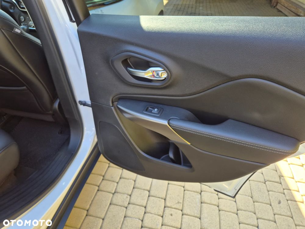 Jeep Cherokee 3.2 V6 Active Drive I Limited - 29