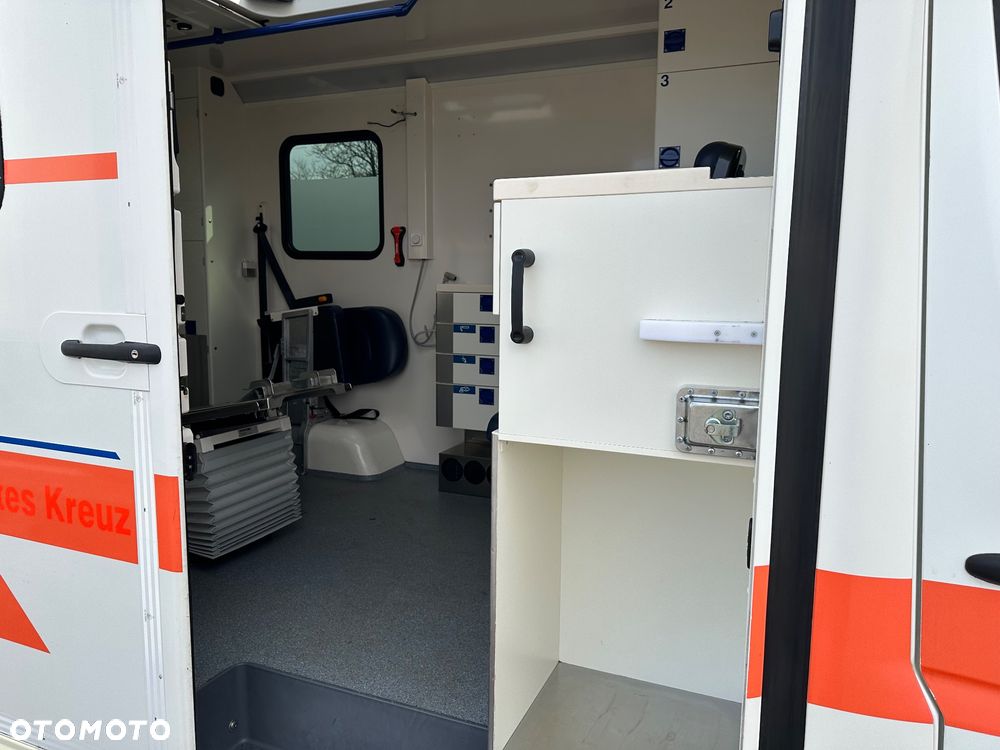Mercedes-Benz Sprinter 319 - 6