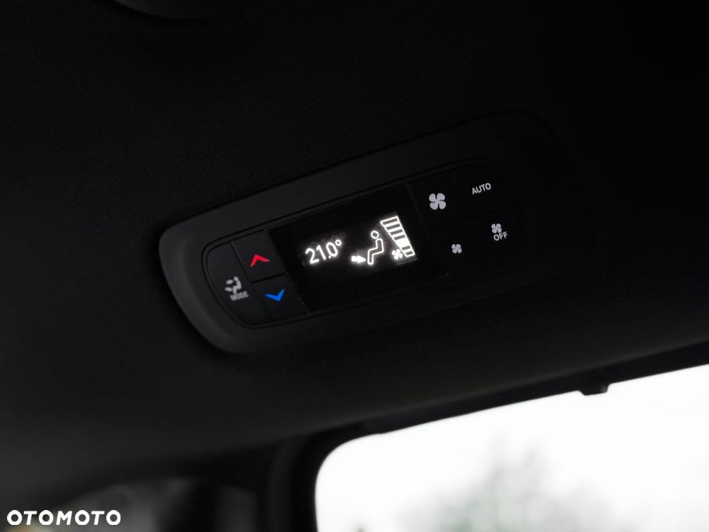 Chrysler Pacifica - 26