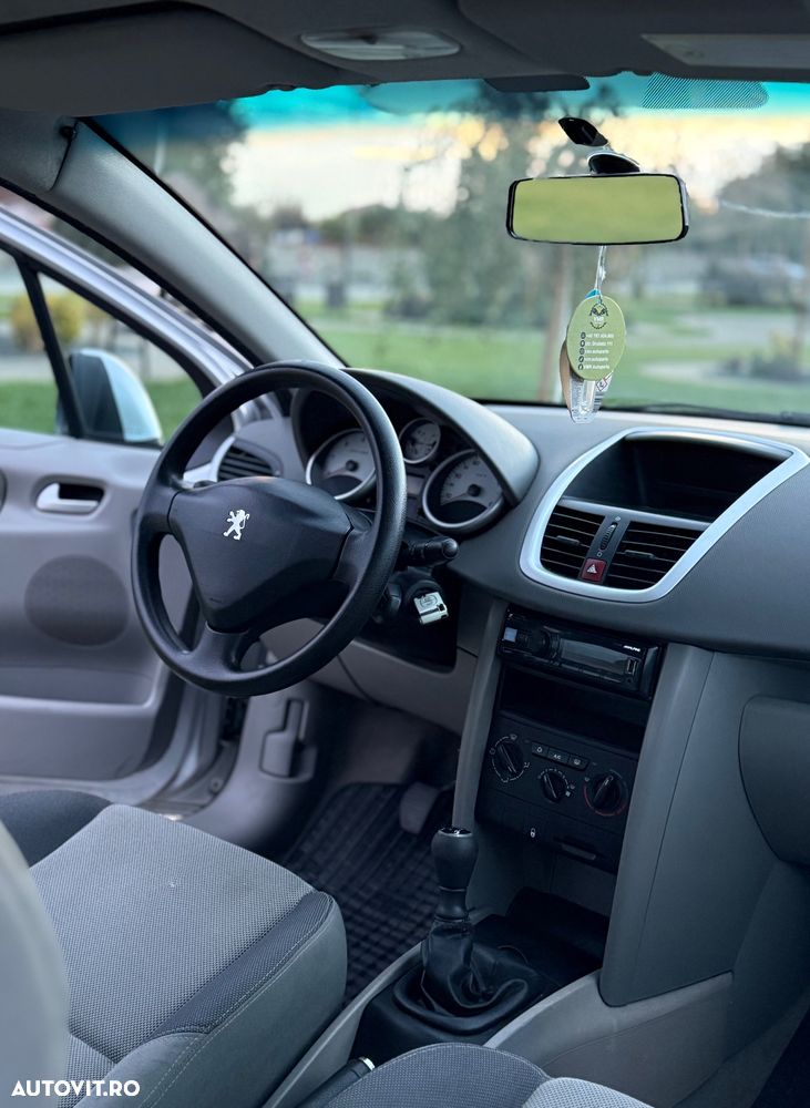 Peugeot 207 - 10