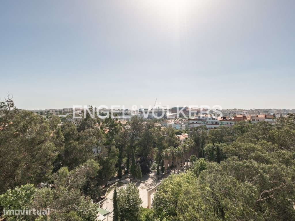 T2 em Benfica para Remodelação com Vista Panorâmica sobre Lisboa - Grande imagem: 5/27