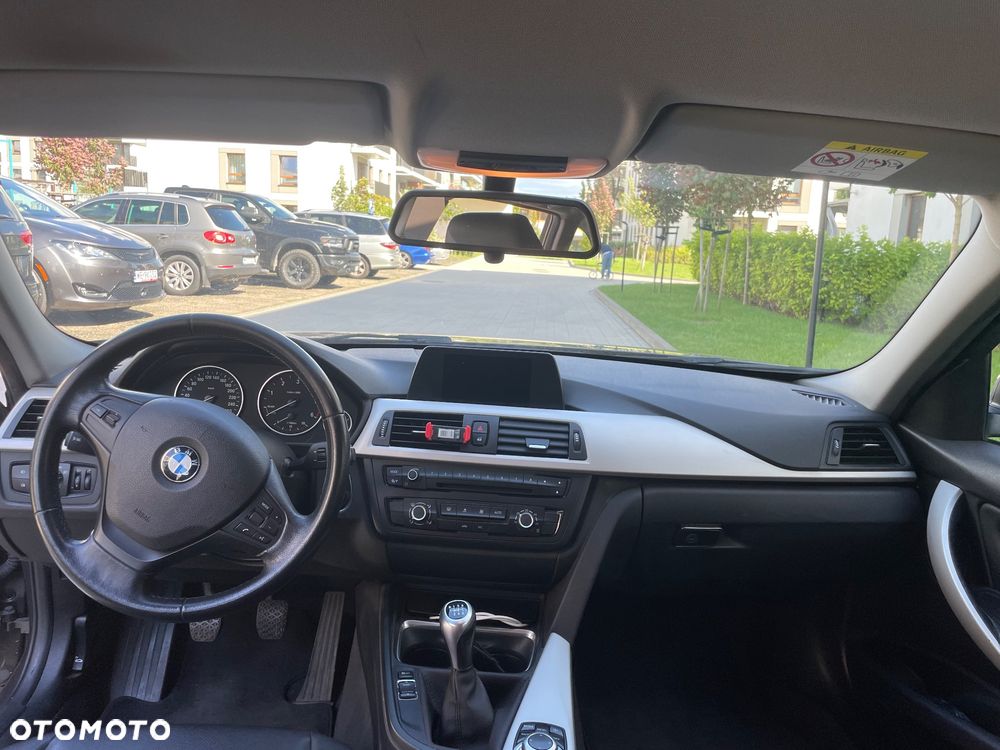 BMW Seria 3 316d - 9