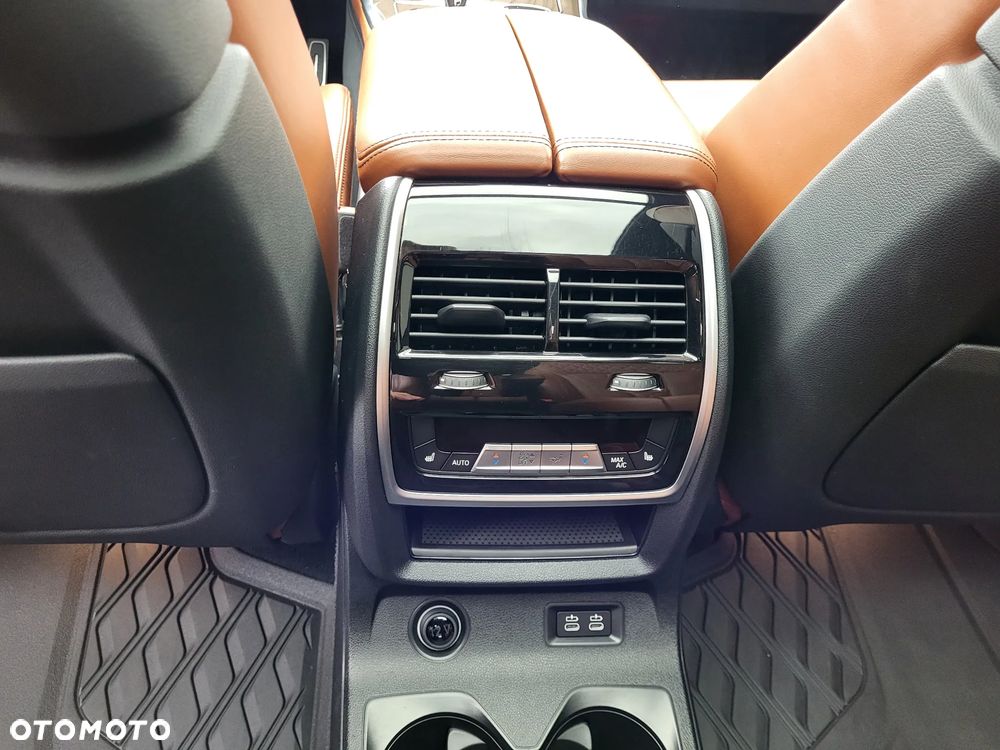 BMW X7 M50d sport - 24