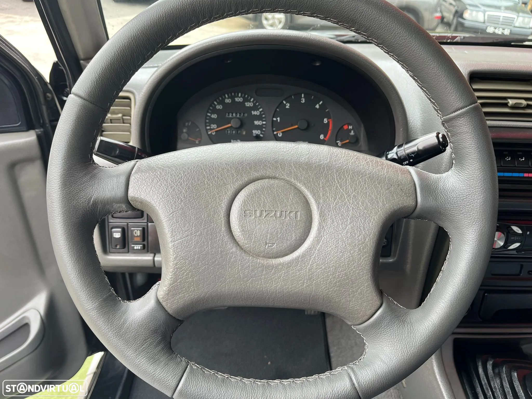 Suzuki Vitara 1.9 TD JLX - 13