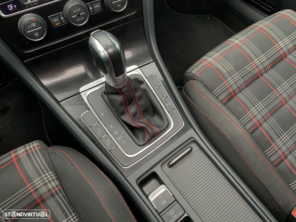 VW Golf 2.0 TSi GTi DSG Performance - 25