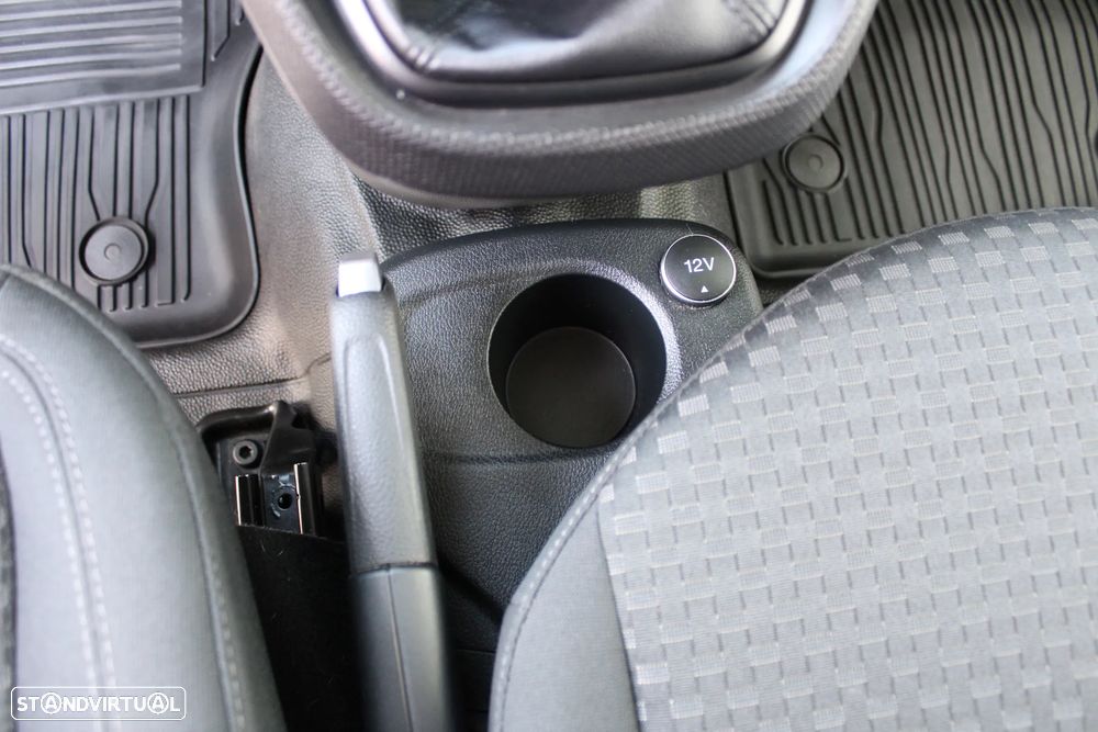 Ford Transit-Connect - 28